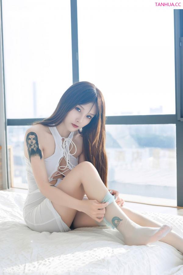七七kiko  [XiuRen]高清写真图 2022.09.15 No.5590 七七kiko第14张图片